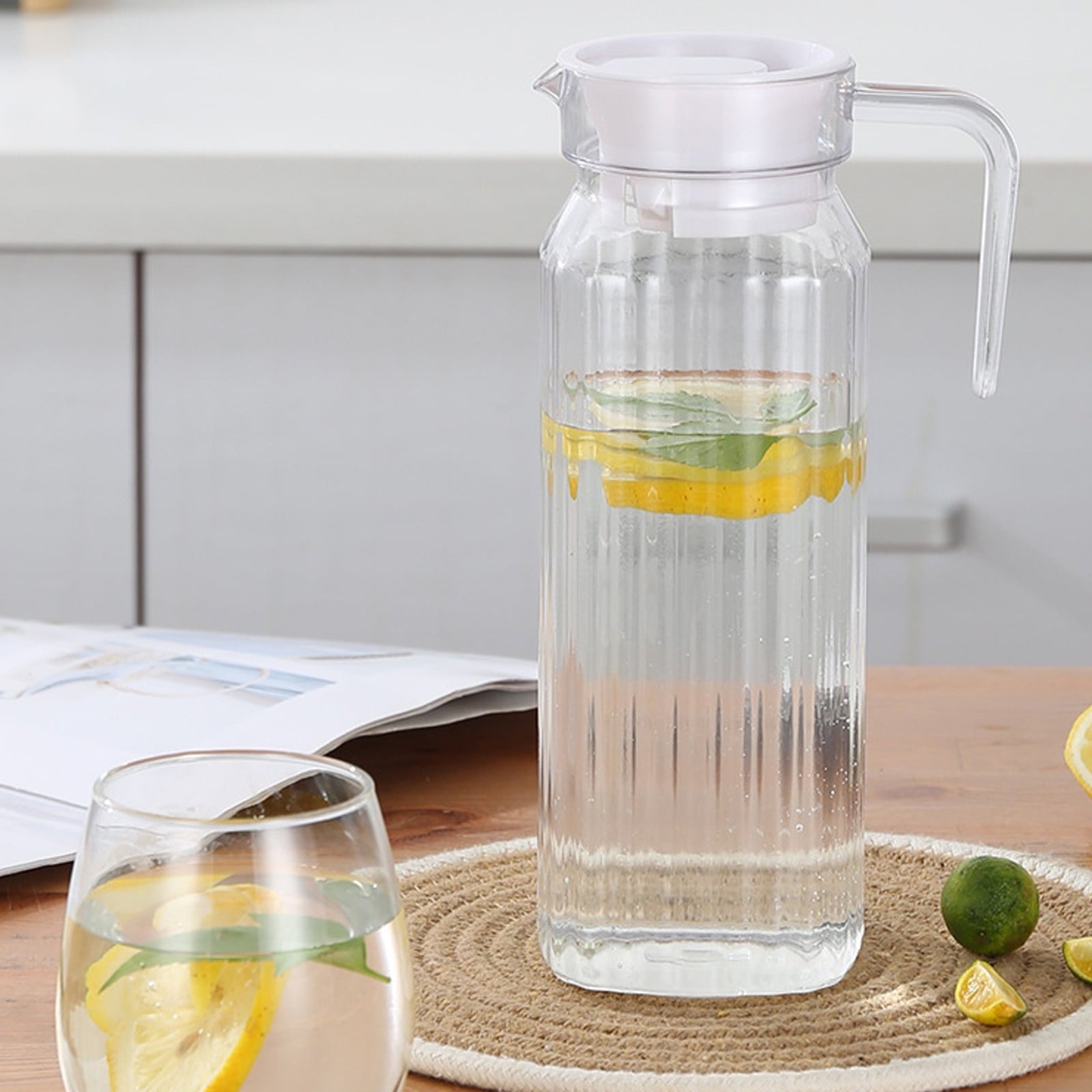 Water Pitcher with Lid, 2 L Plastic Pitcher for Tea & Juice Water, Hot/Cold Water Jug, Tea Pitcher, Juice Pitcher, 13.5 x 7.2 x 4.7 Inch Z-3-Clear
