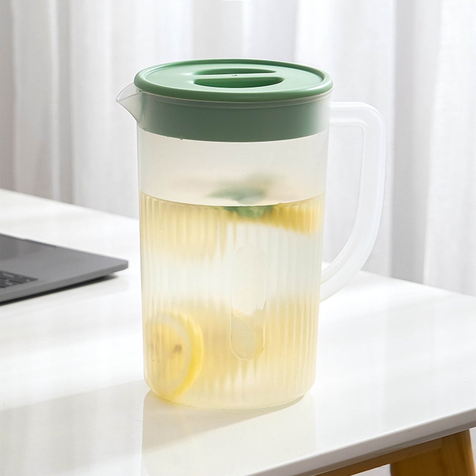 Water Pitcher with Lid, 2 L Plastic Pitcher for Tea & Juice Water, Hot/Cold Water Jug, Tea Pitcher, Juice Pitcher, 13.5 x 7.2 x 4.7 Inch Z-4-B