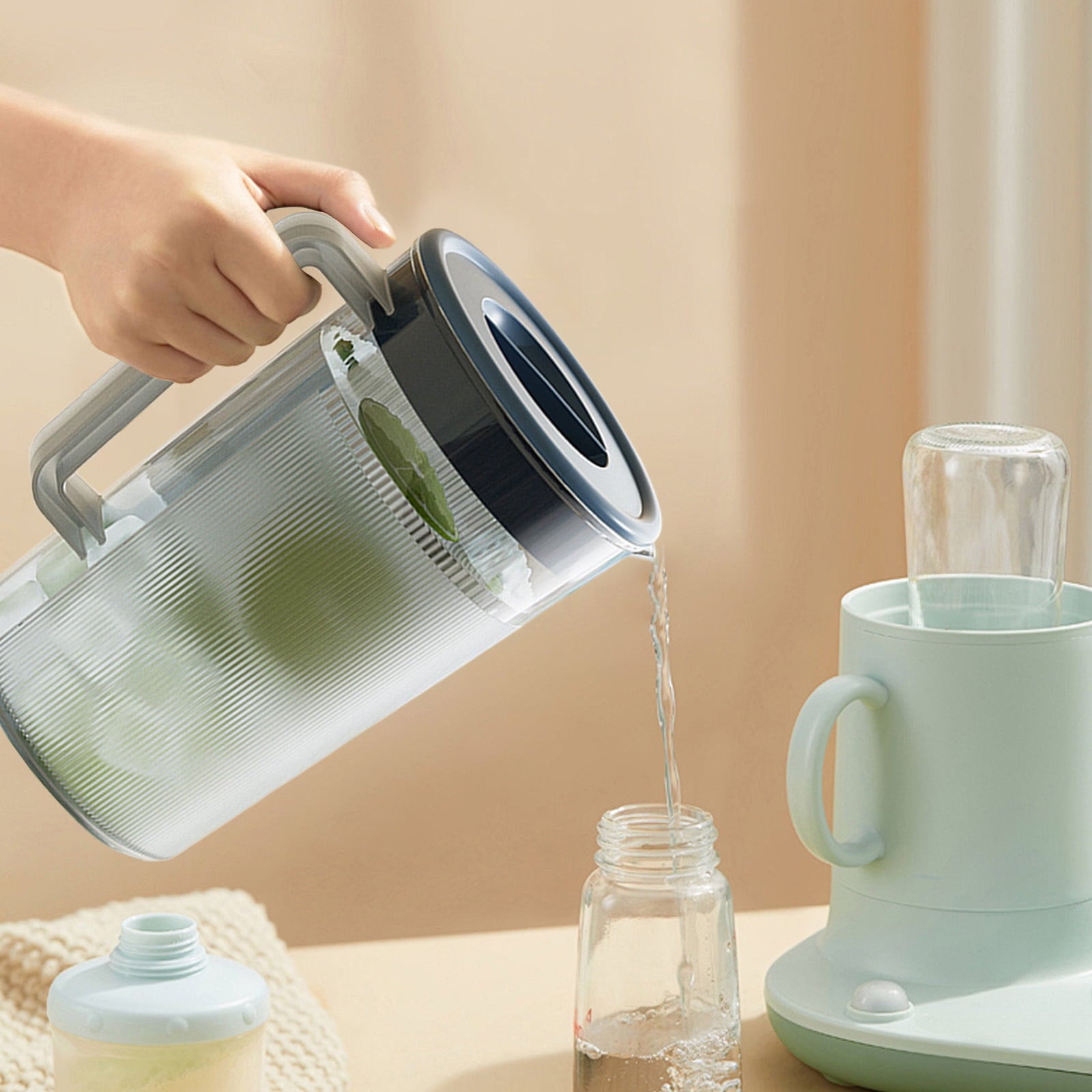 Water Pitcher with Lid, 2 L Plastic Pitcher for Tea & Juice Water, Hot/Cold Water Jug, Tea Pitcher, Juice Pitcher, 13.5 x 7.2 x 4.7 Inch Z-7-Blue