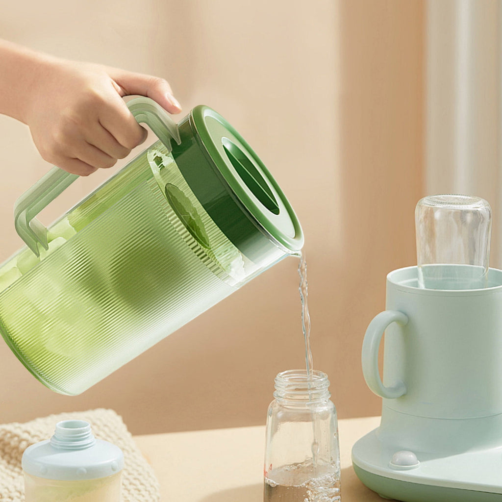 Water Pitcher with Lid, 2 L Plastic Pitcher for Tea & Juice Water, Hot/Cold Water Jug, Tea Pitcher, Juice Pitcher, 13.5 x 7.2 x 4.7 Inch Z-7-Green