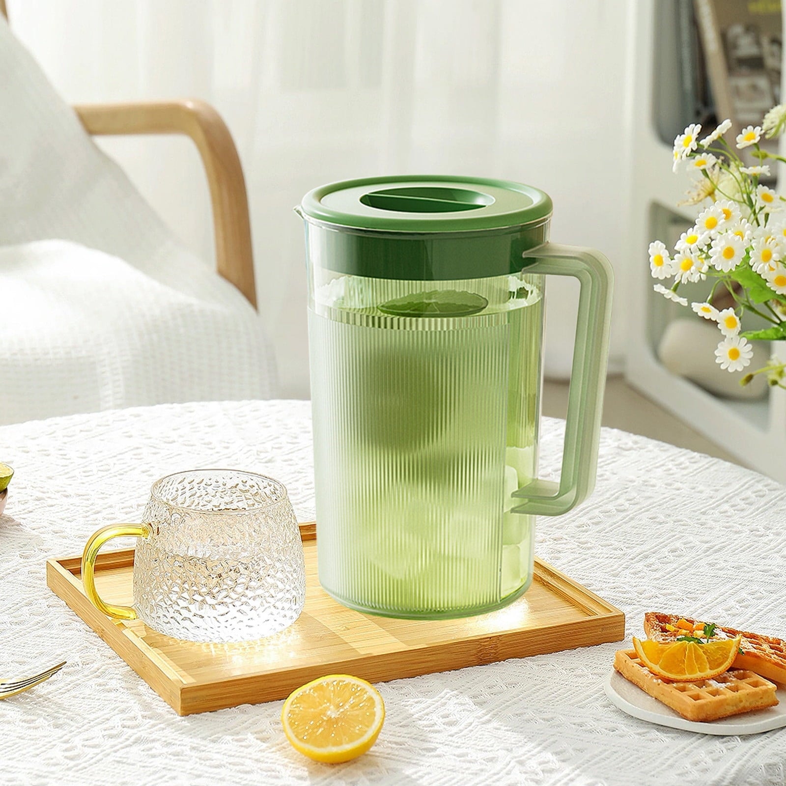 Water Pitcher with Lid, 2 L Plastic Pitcher for Tea & Juice Water, Hot/Cold Water Jug, Tea Pitcher, Juice Pitcher, 13.5 x 7.2 x 4.7 Inch Z-7-Green
