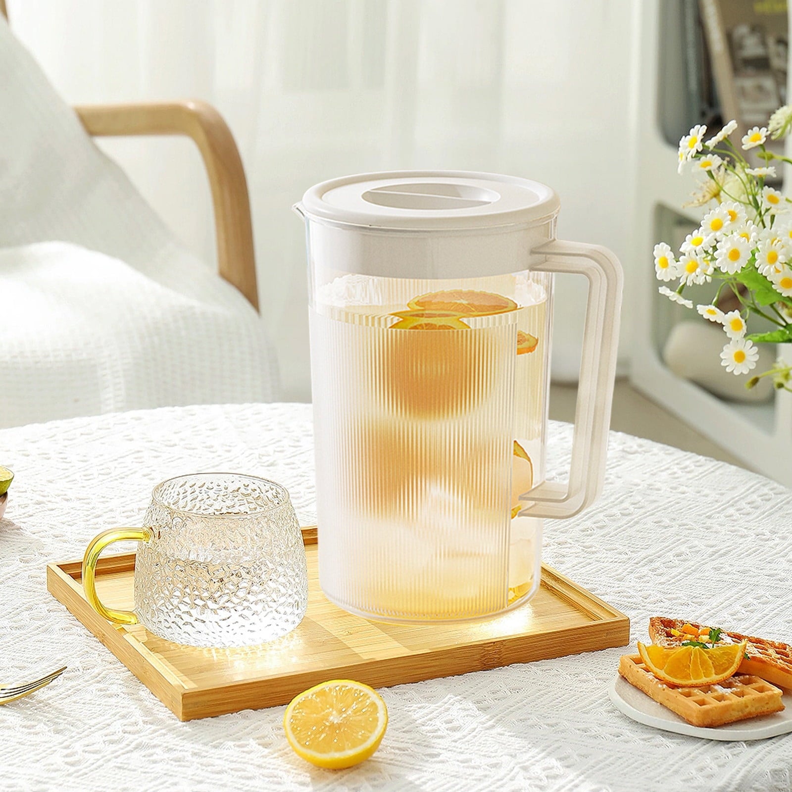 Water Pitcher with Lid, 2 L Plastic Pitcher for Tea & Juice Water, Hot/Cold Water Jug, Tea Pitcher, Juice Pitcher, 13.5 x 7.2 x 4.7 Inch Z-7-White