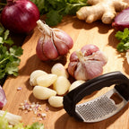 Stainless Steel Garlic Press Rocker, Garlic Mincer With Studs, Heavy Duty Garlic Chopper, Effective Garlic Peeler, Easy to Clean Kitchen Gadget for Minced Garlic, Dishwasher Safe 【Best Seller】D