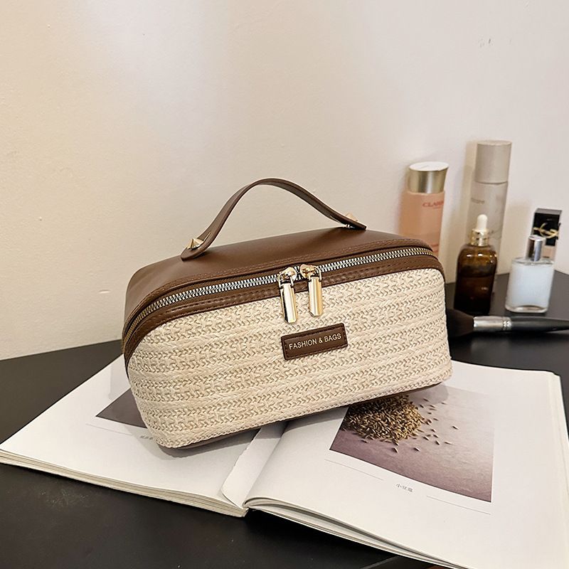 PU Large Capacity, Your Perfect Travel Companion — Stylish & Versatile Three-Dimensional Makeup Bag./Caihongge