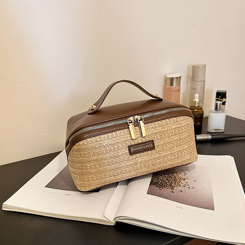 PU Large Capacity, Your Perfect Travel Companion — Stylish & Versatile Three-Dimensional Makeup Bag./Caihongge