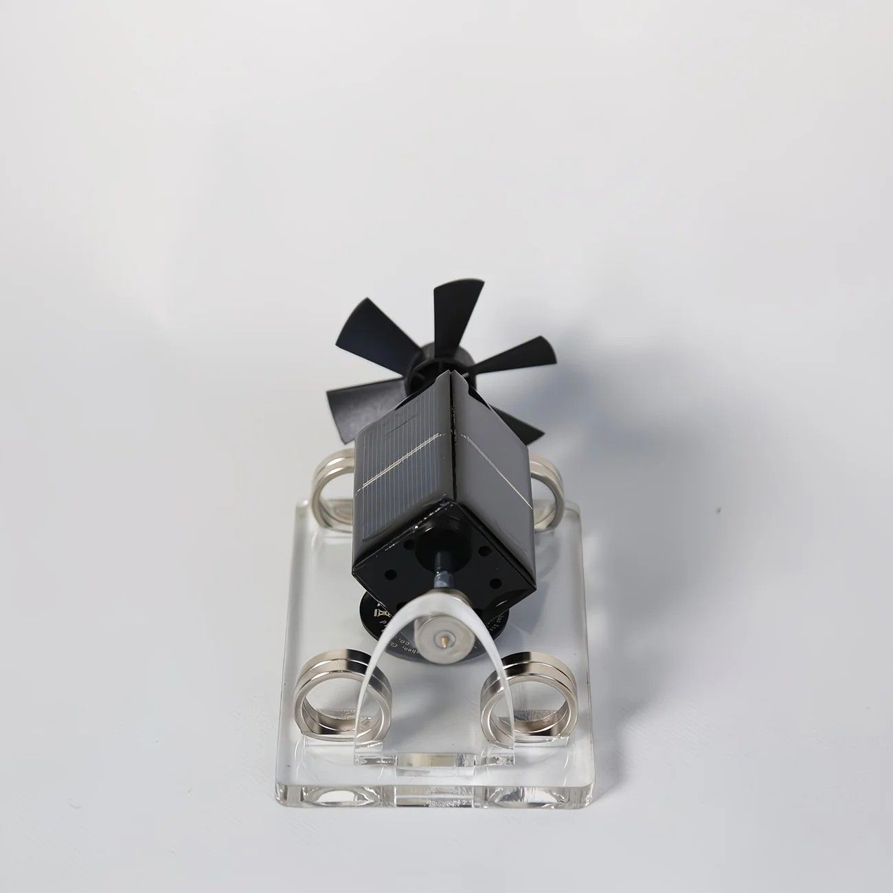 Magnetic levitation solar ornament, zero power consumption anti-gravity rotation, light luxury desktop decoration, full of tech appeal, perfect for gifting or personal use.