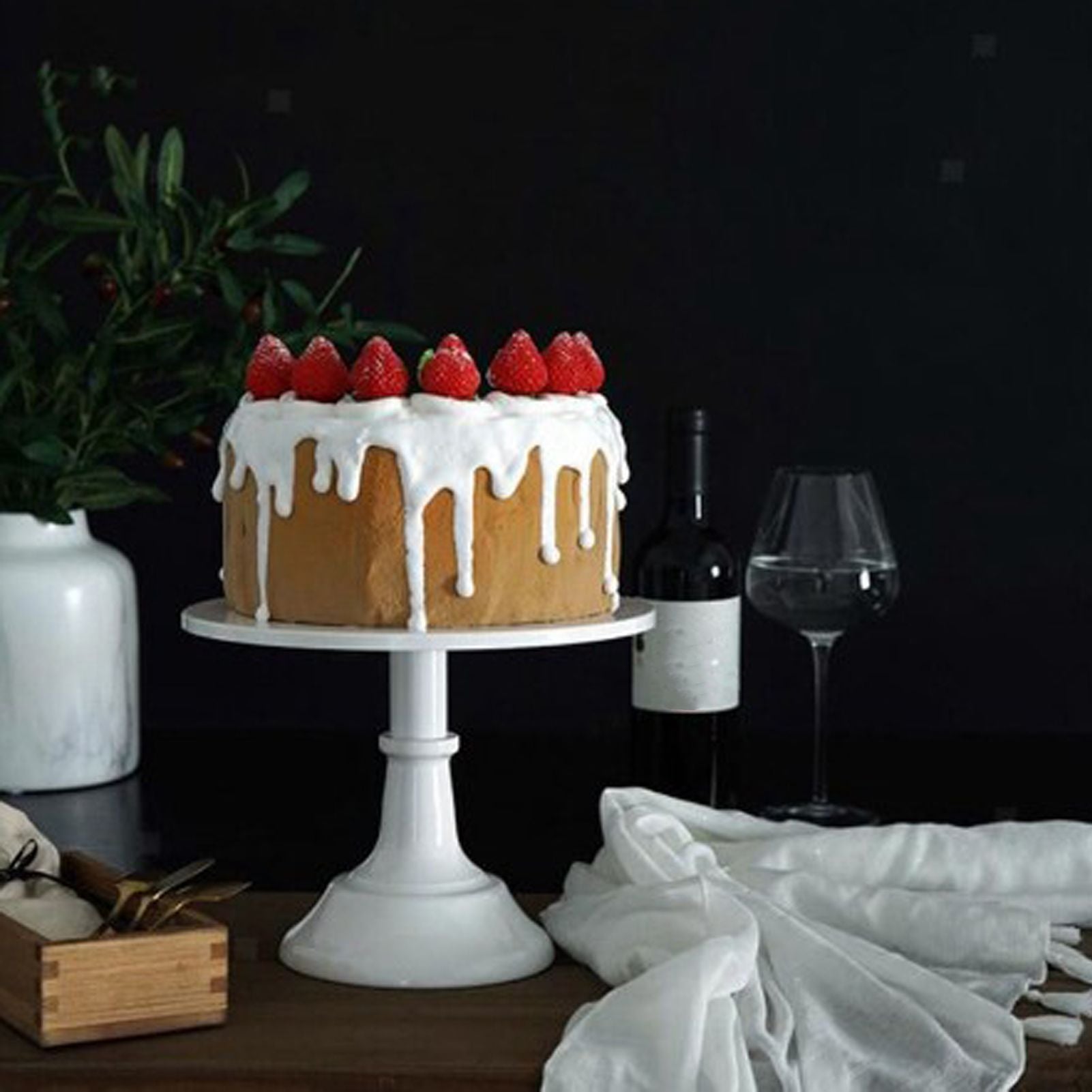 Metal Cake Stand European Style Anti Slip Round Cake Stand for Weddings Parties Anniversaries Large White