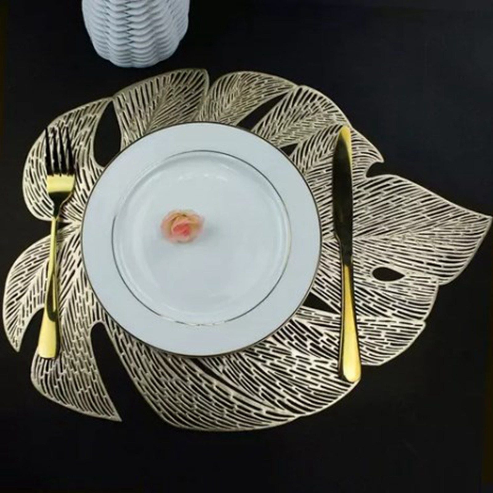 6Pcs Insulation Placemat Hollow Out Simulation Leaf Shape Heat Resistant PVC Table Mat for Kitchen Table Gold