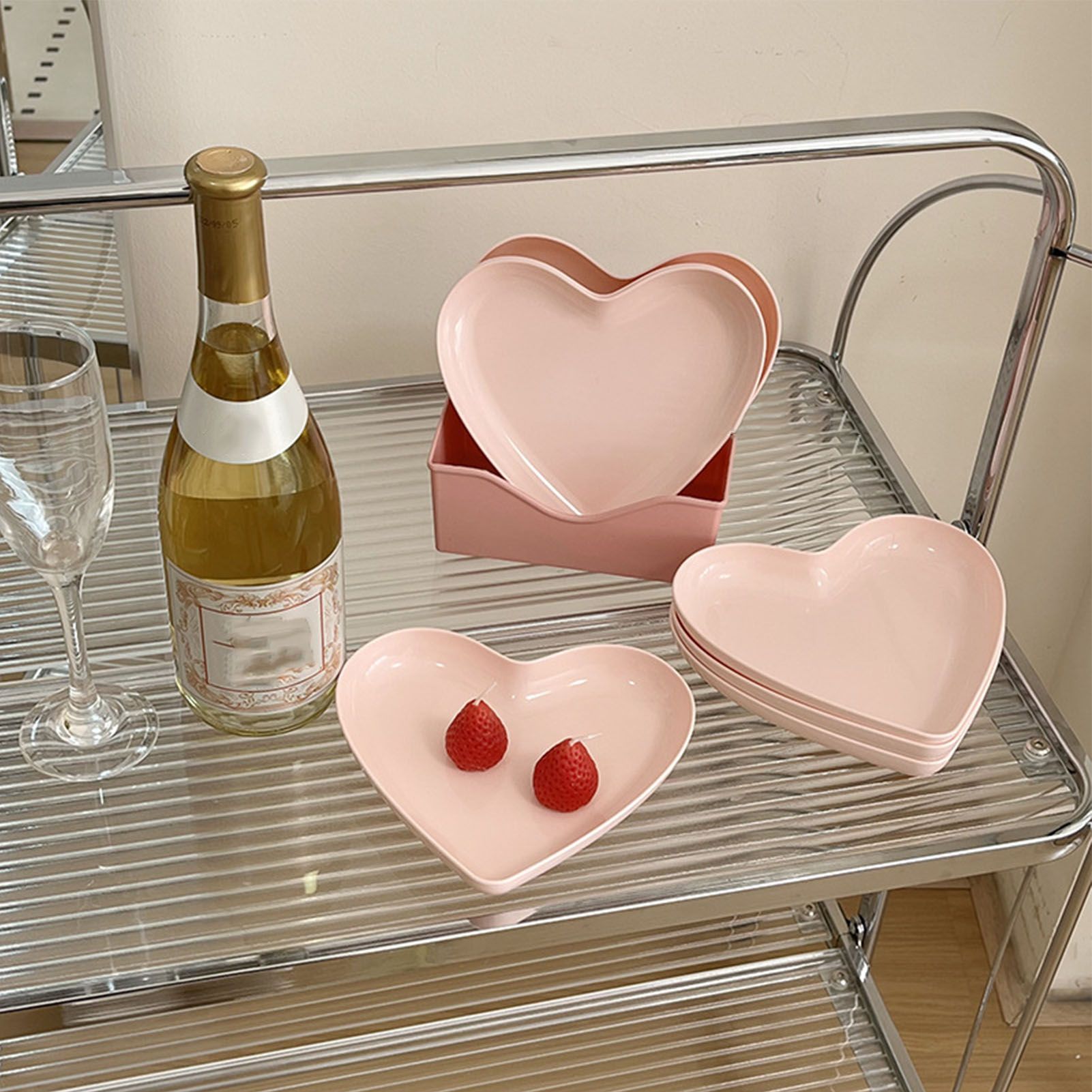 Serving Platter Heart Shape Dinner Plate Plastic Easy to Clean Versatile Kitchen Dinnerware for Party Gathering Wedding 5 Platters with Holder