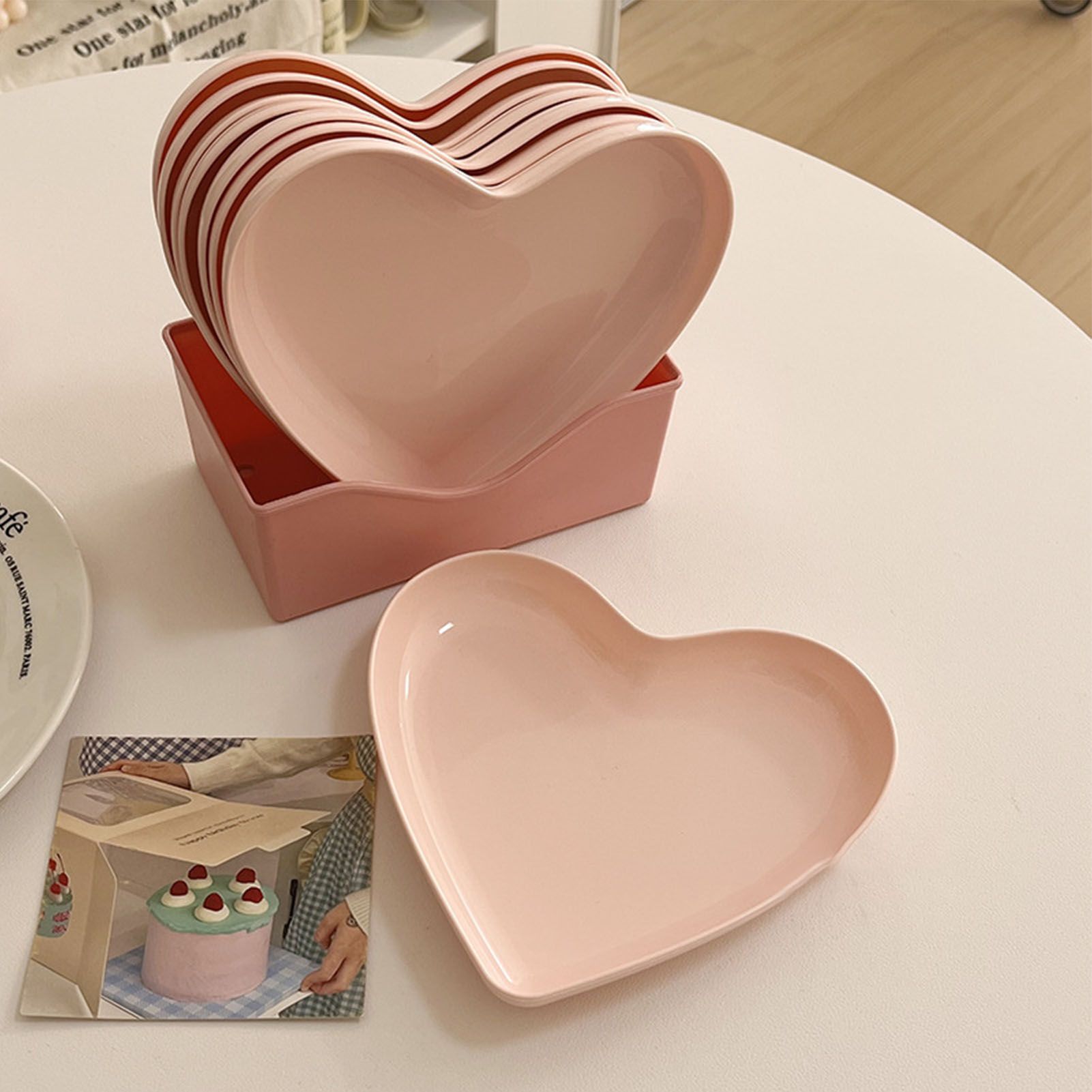Serving Platter Heart Shape Dinner Plate Plastic Easy to Clean Versatile Kitchen Dinnerware for Party Gathering Wedding 5 Platters with Holder