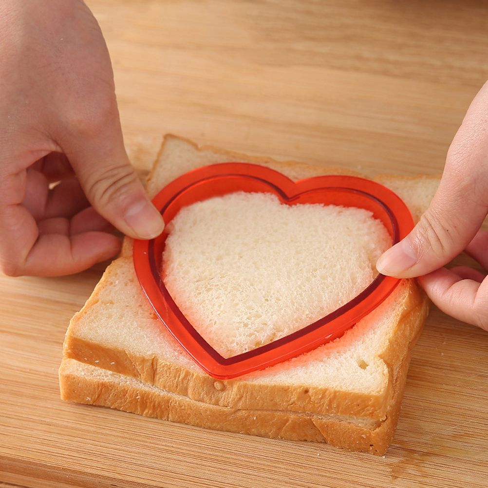 Heart Shape Sandwich Cutter Sealer Bread Decruster Pancake Maker DIY Cutters Bento Box Sandwich Decruster Press Mold for Kids