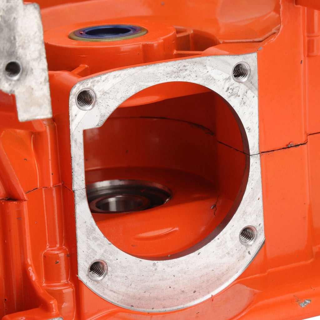 Chainsaw Crank Case Assy Anti Corrosion Crankcase Housing Compatible for Husqvarna 268 272 61