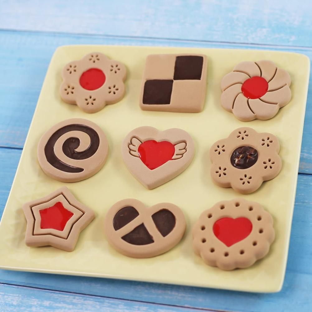 8Pcs 3D Biscuit Cutters Cartoon Dinosaur Fruit Vegetable Birthday Biscuit Mould Baking Mould Hand Press Biscuit Stamp
