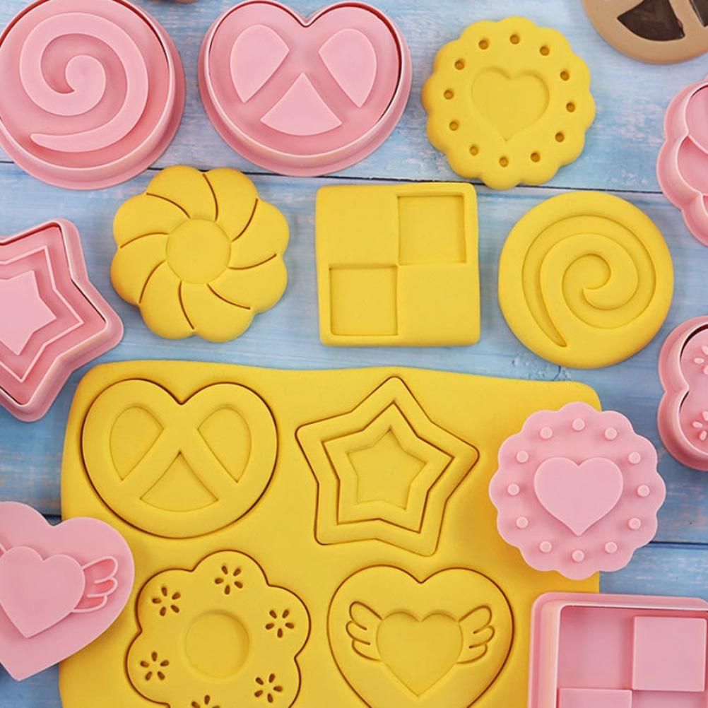 8Pcs 3D Biscuit Cutters Cartoon Dinosaur Fruit Vegetable Birthday Biscuit Mould Baking Mould Hand Press Biscuit Stamp