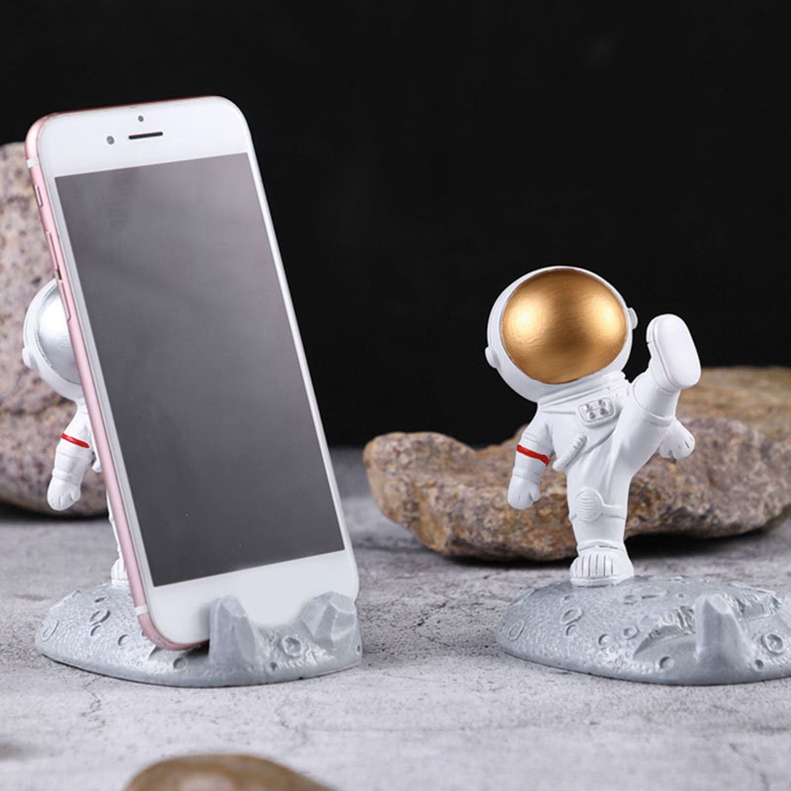 Cute Cartoon Cell Phone Stand Synthetic Resin Desktop Astronaut Ornament for Home Office Car Decor Kung Fu Astronaut Cell Phone Bracket (Gold)