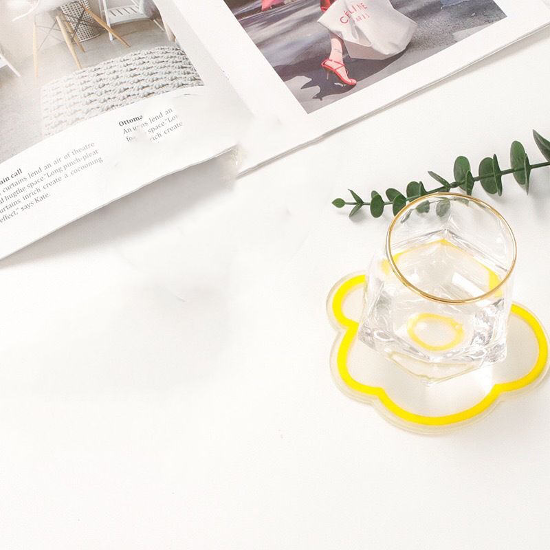 Acrylic Flower Coaster Heat Insulation Cute Flower Transparent Stable NonslipAcrylic Coasters Yellow