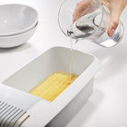 Microwave Pasta Cooker with Strainer Heat Resistant Pasta Boat Spaghetti Noodle Cooker
