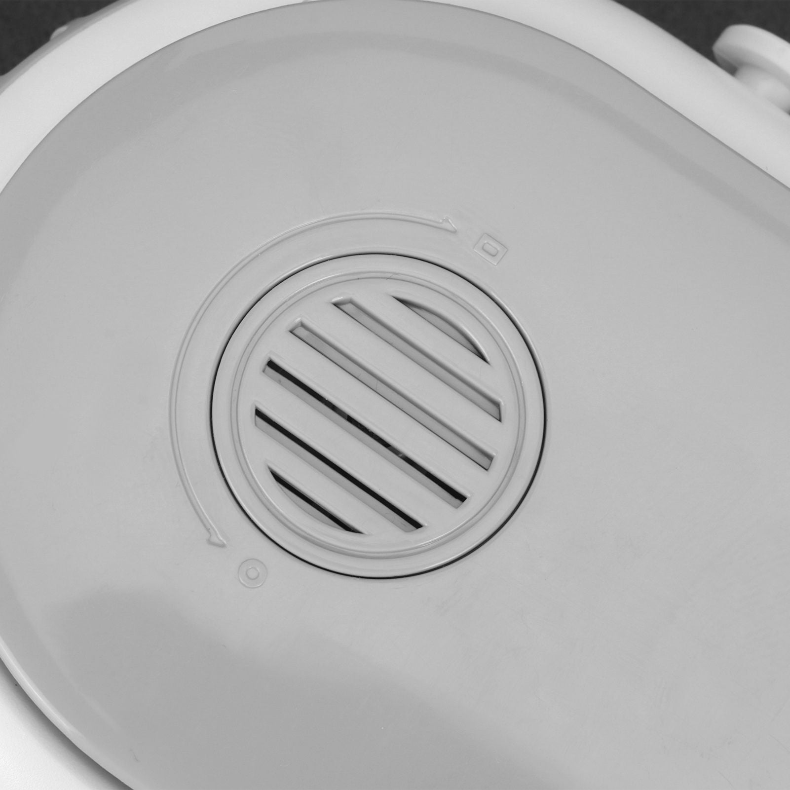 Electric Desktop Fan with 3 Speeds Portable Neck Hanging Aromatherapy Fan USB Charging(White )