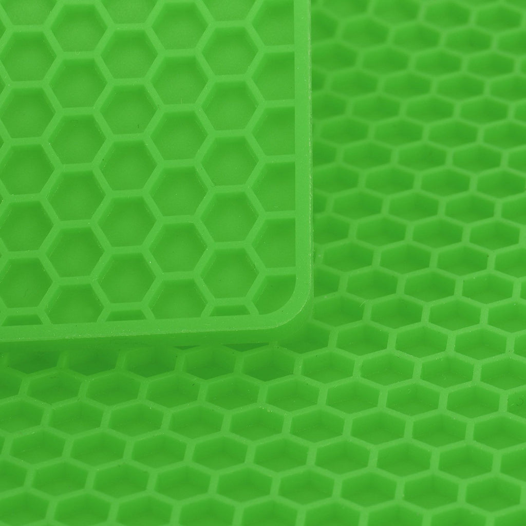 Insulation Pad Food Grade Silicone Pad AntiScalding Thickened Microwave Oven Mat for Kitchen Use(Green )