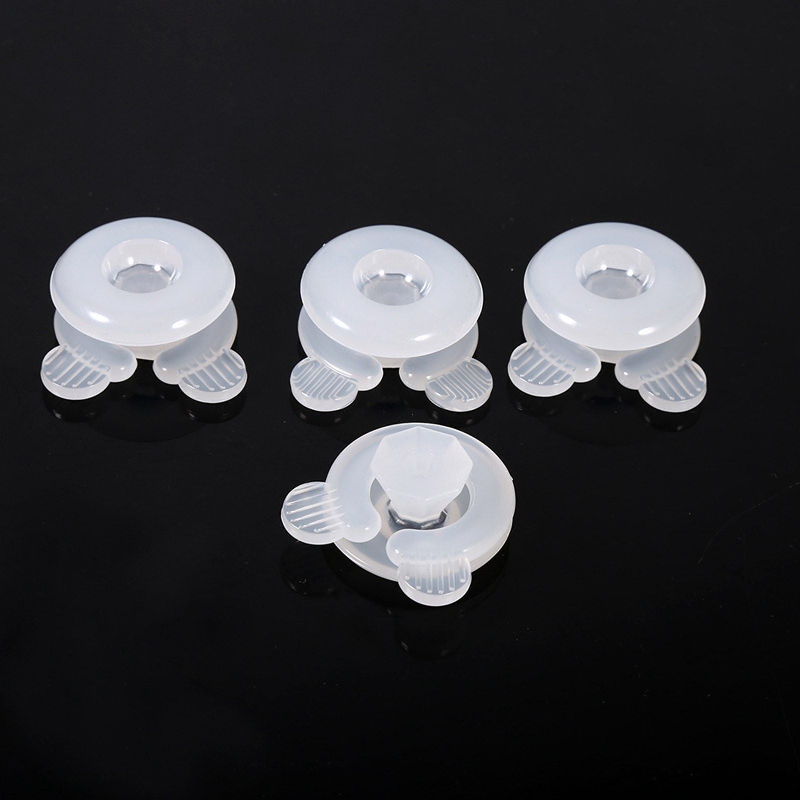 4Pcs Bed Duvet Quilt Cover Clips Fasteners Bedroom Bedding Quilts Fixing Holder Gripper Plastic