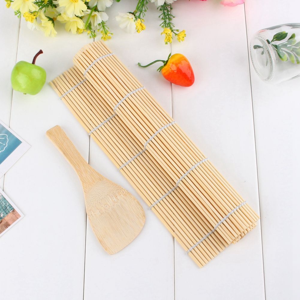 DIY Sushi Rolling Maker Roller Bamboo Material Mat Maker And A Rice Paddle Set