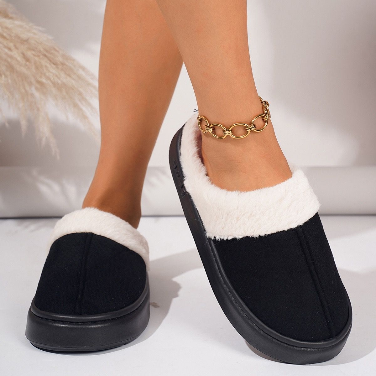 Cozy Faux Suede and Plush Fur Slippers for Women and Men, Thick Anti-Slip Sole for Indoor and Outdoor Wear, Warm House Shoes for Cold Seasons, Simple Lace Trim Style (M(38-39), Black)
