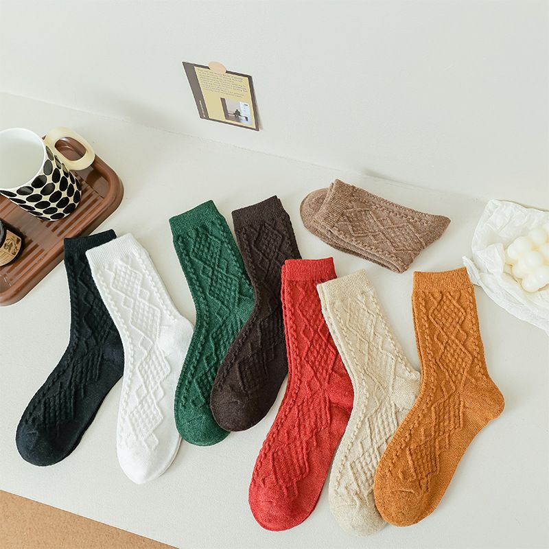 4 Pairs Women’s Wool Blend Socks Mixed Colours Soft Warm Thick Mid Calf Socks for Autumn Winter