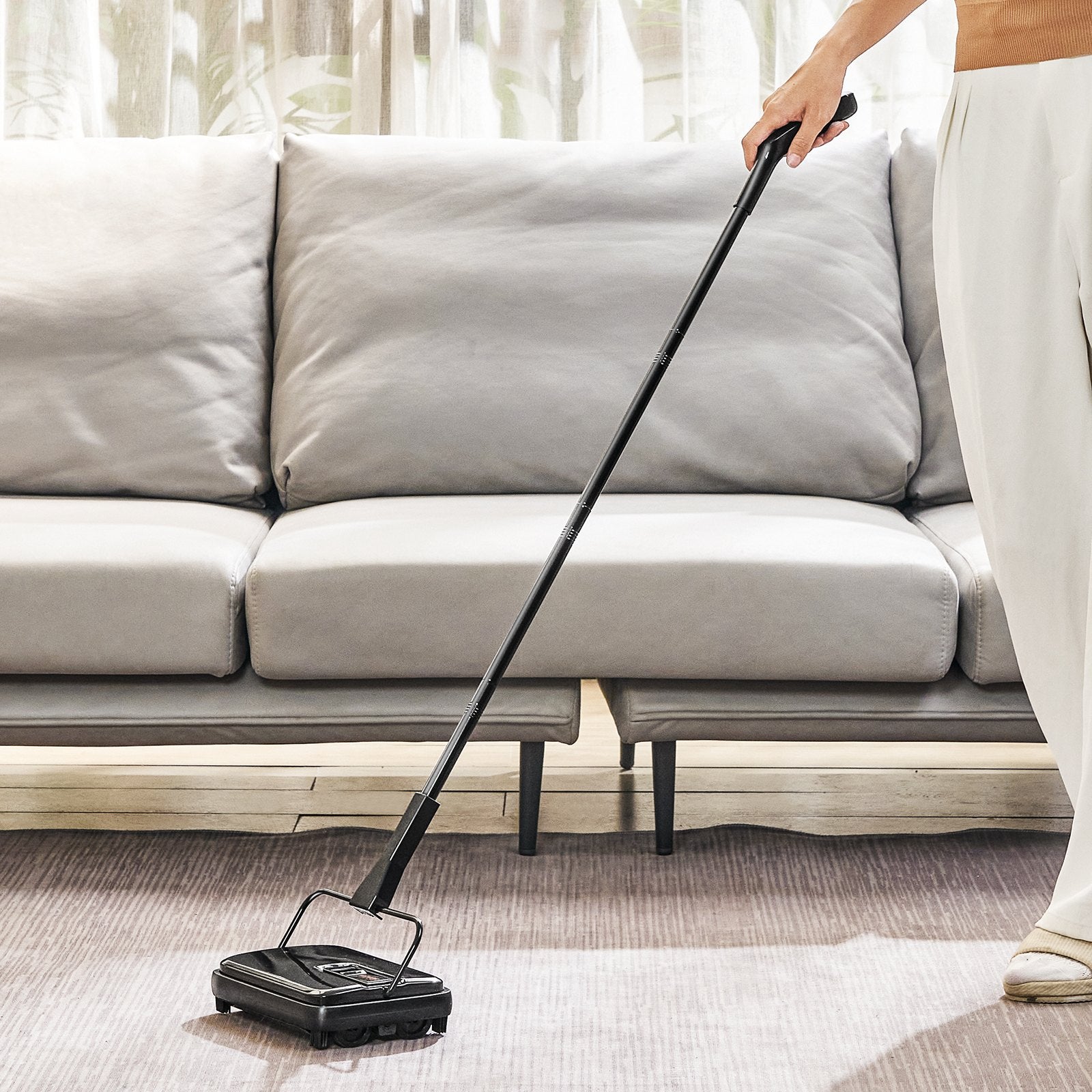 Carpet Sweeper, 200 mm Sweeping Paths, Floor Sweeper Manual Non Electric, 300 ml Dustbin Capacity with Comb for Home Office Rugs Hardwood Surfaces Wood Floors Laminate, Cleans Dust Pet Hair